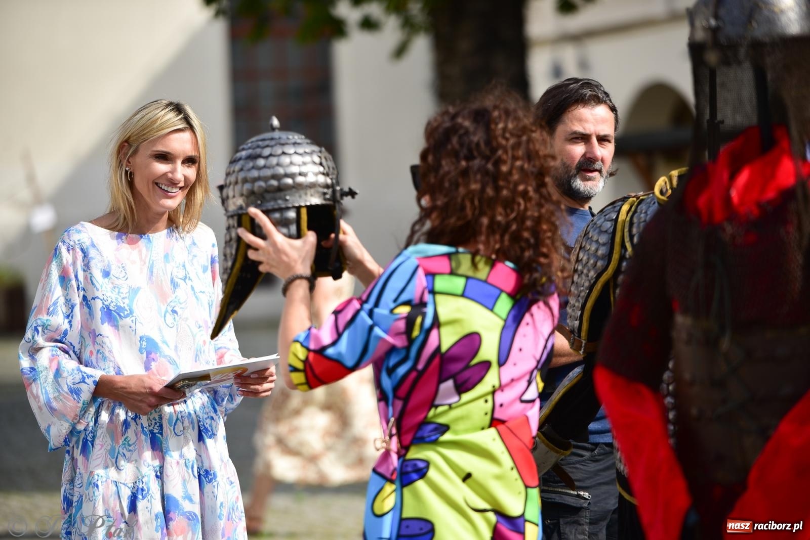 Zdjęcie w galerii na portalu naszraciborz.pl: Pytanie na Śniadanie TVP w Raciborzu. Na Rynku, na zamku, w grodzie i arboretum [FOTO] wiadomości z regionu