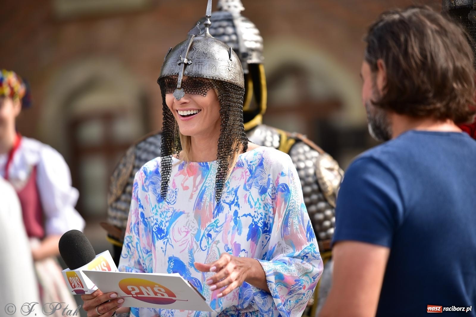 Zdjęcie w galerii na portalu naszraciborz.pl: Pytanie na Śniadanie TVP w Raciborzu. Na Rynku, na zamku, w grodzie i arboretum [FOTO] wiadomości z regionu