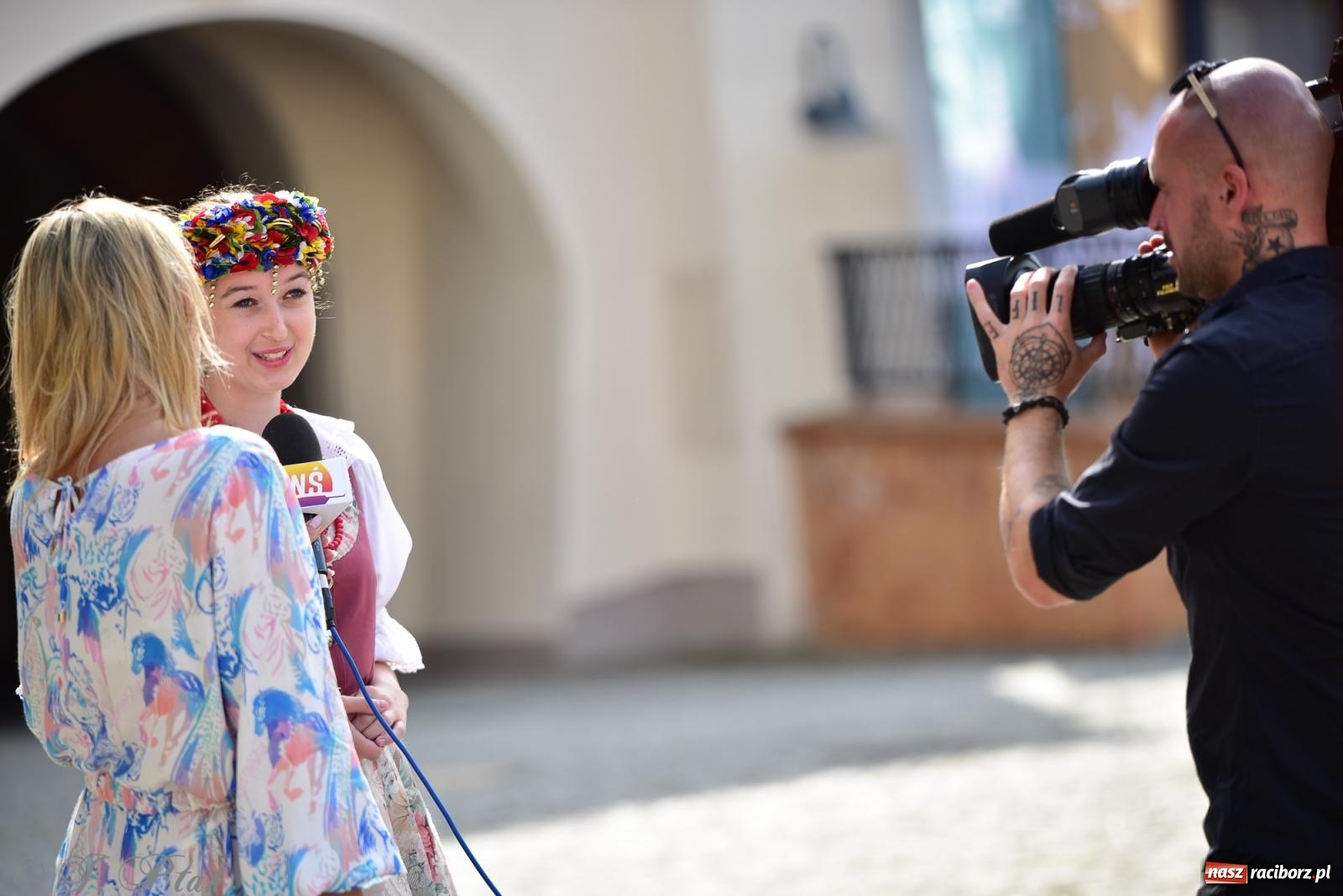 Zdjęcie w galerii na portalu naszraciborz.pl: Pytanie na Śniadanie TVP w Raciborzu. Na Rynku, na zamku, w grodzie i arboretum [FOTO] wiadomości z regionu