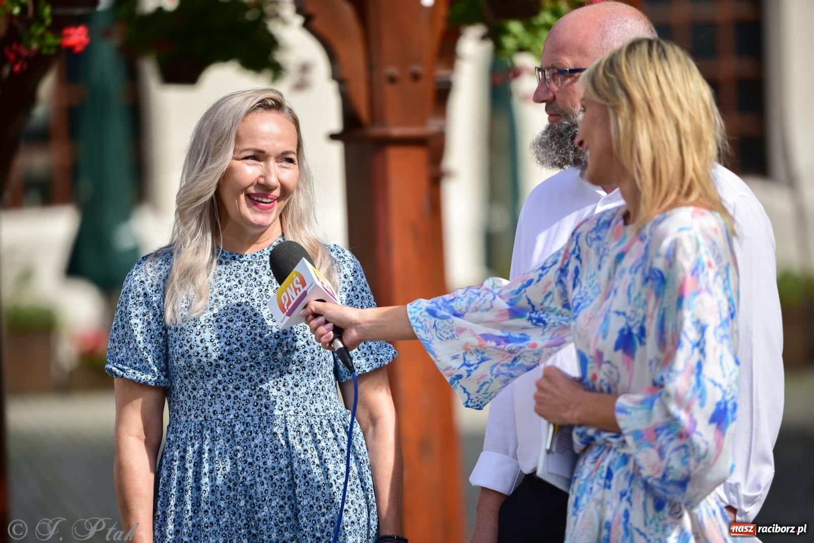 Zdjęcie w galerii na portalu naszraciborz.pl: Pytanie na Śniadanie TVP w Raciborzu. Na Rynku, na zamku, w grodzie i arboretum [FOTO] wiadomości z regionu