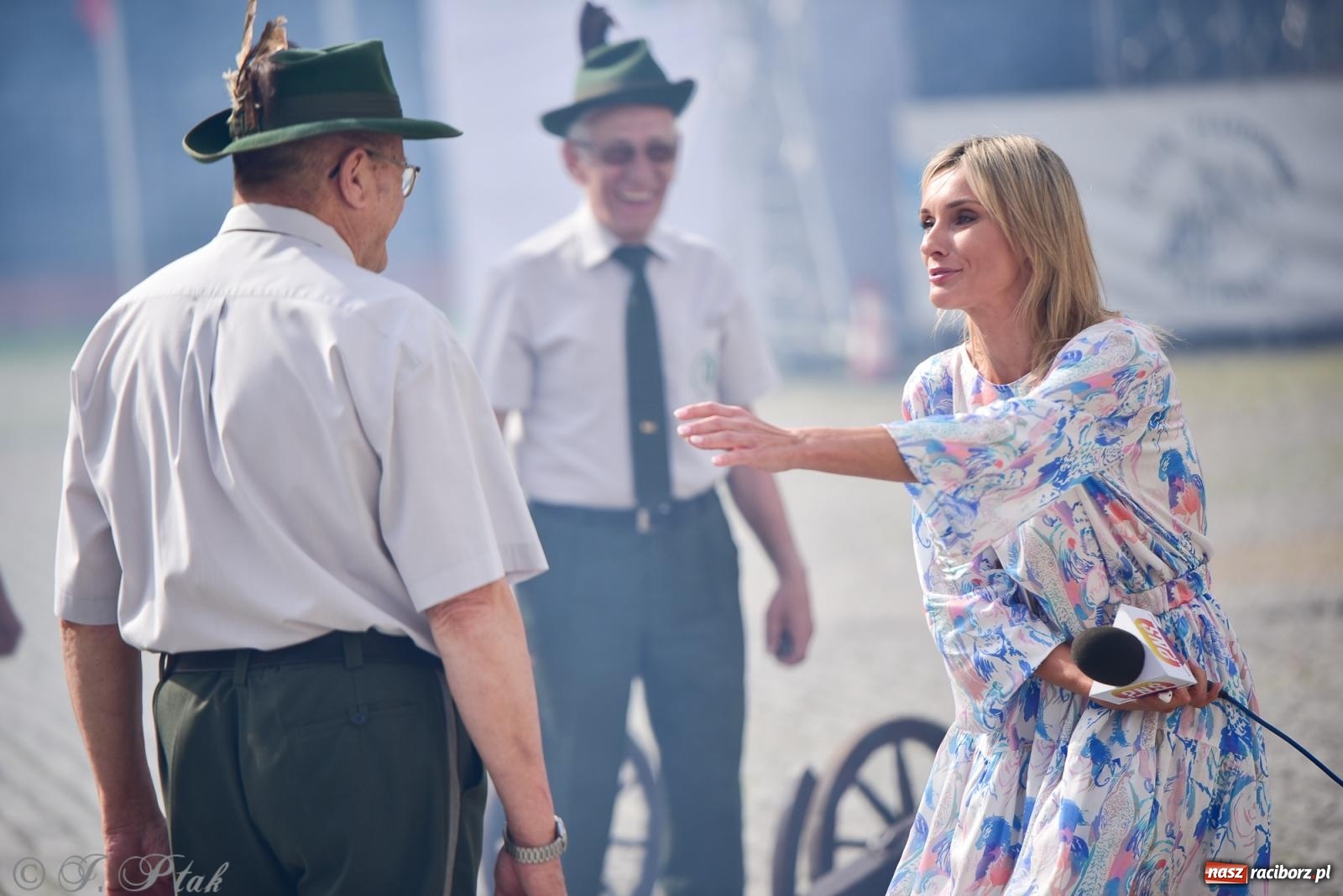 Zdjęcie w galerii na portalu naszraciborz.pl: Pytanie na Śniadanie TVP w Raciborzu. Na Rynku, na zamku, w grodzie i arboretum [FOTO] wiadomości z regionu