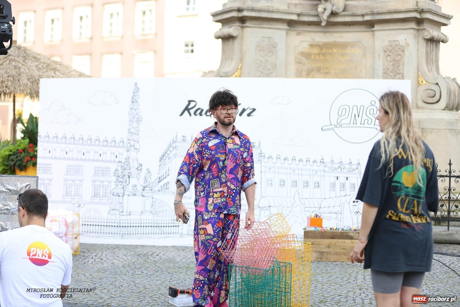 Zdjęcie w galerii na portalu naszraciborz.pl: Pytanie na Śniadanie TVP w Raciborzu. Na Rynku, na zamku, w grodzie i arboretum [FOTO] wiadomości z regionu