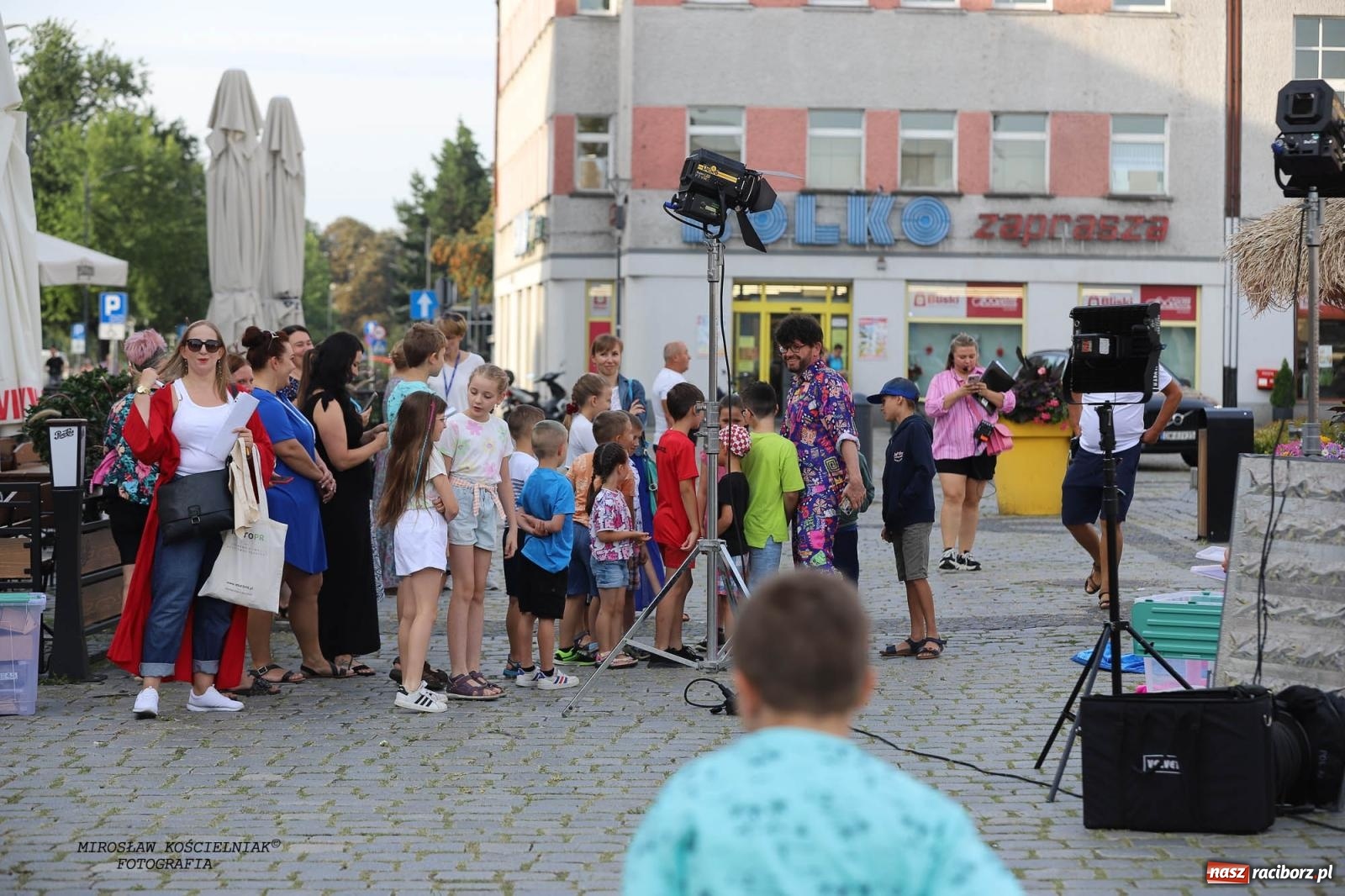 Zdjęcie w galerii na portalu naszraciborz.pl: Pytanie na Śniadanie TVP w Raciborzu. Na Rynku, na zamku, w grodzie i arboretum [FOTO] wiadomości z regionu