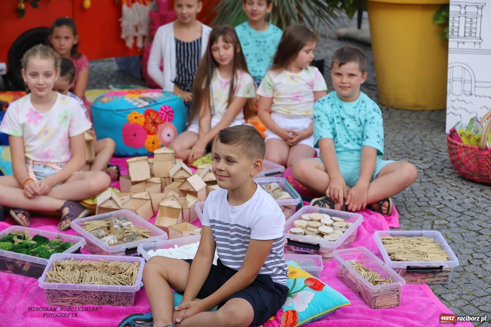 Zdjęcie w galerii na portalu naszraciborz.pl: Pytanie na Śniadanie TVP w Raciborzu. Na Rynku, na zamku, w grodzie i arboretum [FOTO] wiadomości z regionu