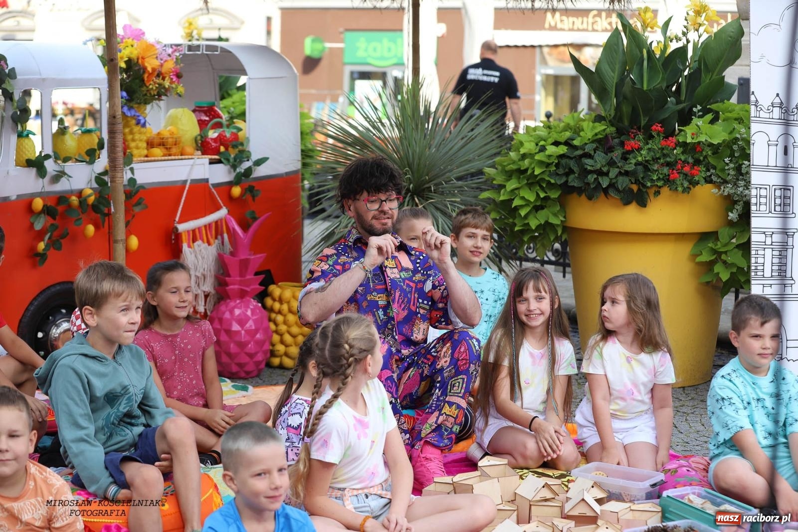Zdjęcie w galerii na portalu naszraciborz.pl: Pytanie na Śniadanie TVP w Raciborzu. Na Rynku, na zamku, w grodzie i arboretum [FOTO] wiadomości z regionu