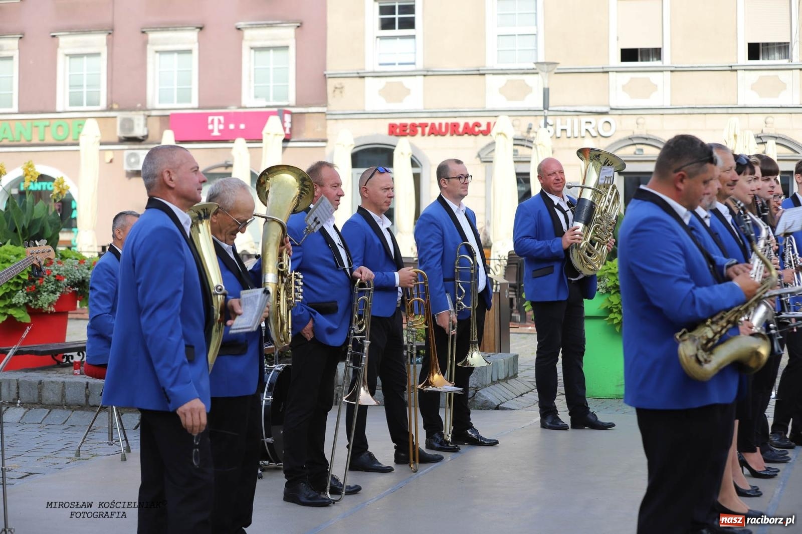 Zdjęcie w galerii na portalu naszraciborz.pl: Pytanie na Śniadanie TVP w Raciborzu. Na Rynku, na zamku, w grodzie i arboretum [FOTO] wiadomości z regionu