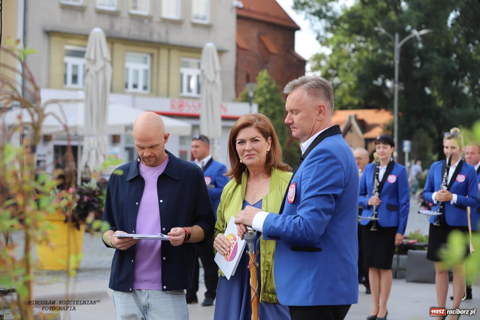 Zdjęcie w galerii na portalu naszraciborz.pl: Pytanie na Śniadanie TVP w Raciborzu. Na Rynku, na zamku, w grodzie i arboretum [FOTO] wiadomości z regionu