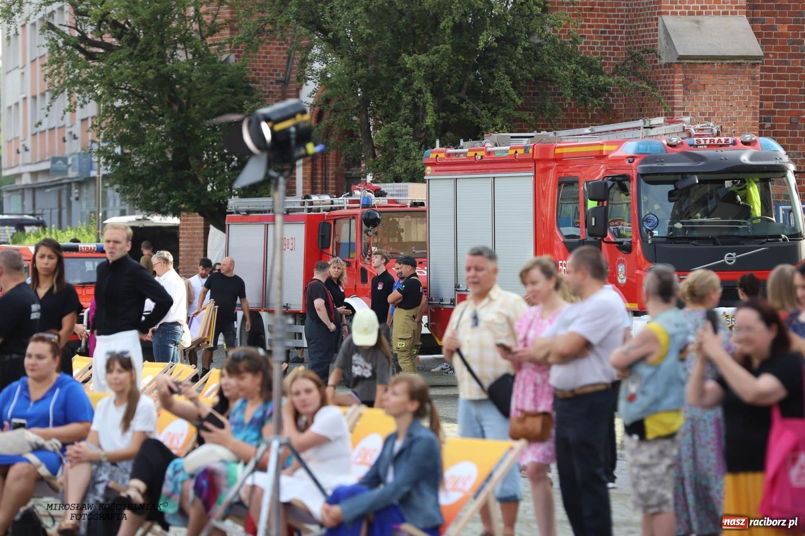 Zdjęcie w galerii na portalu naszraciborz.pl: Pytanie na Śniadanie TVP w Raciborzu. Na Rynku, na zamku, w grodzie i arboretum [FOTO] wiadomości z regionu