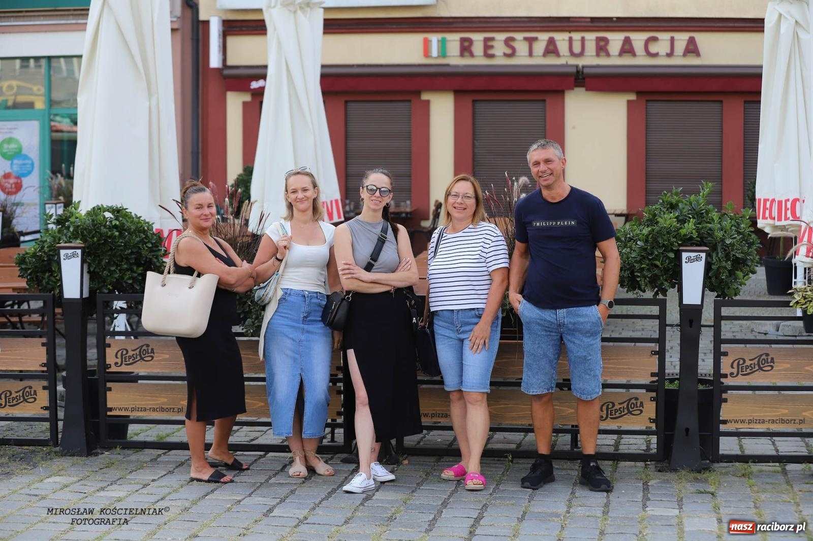 Zdjęcie w galerii na portalu naszraciborz.pl: Pytanie na Śniadanie TVP w Raciborzu. Na Rynku, na zamku, w grodzie i arboretum [FOTO] wiadomości z regionu