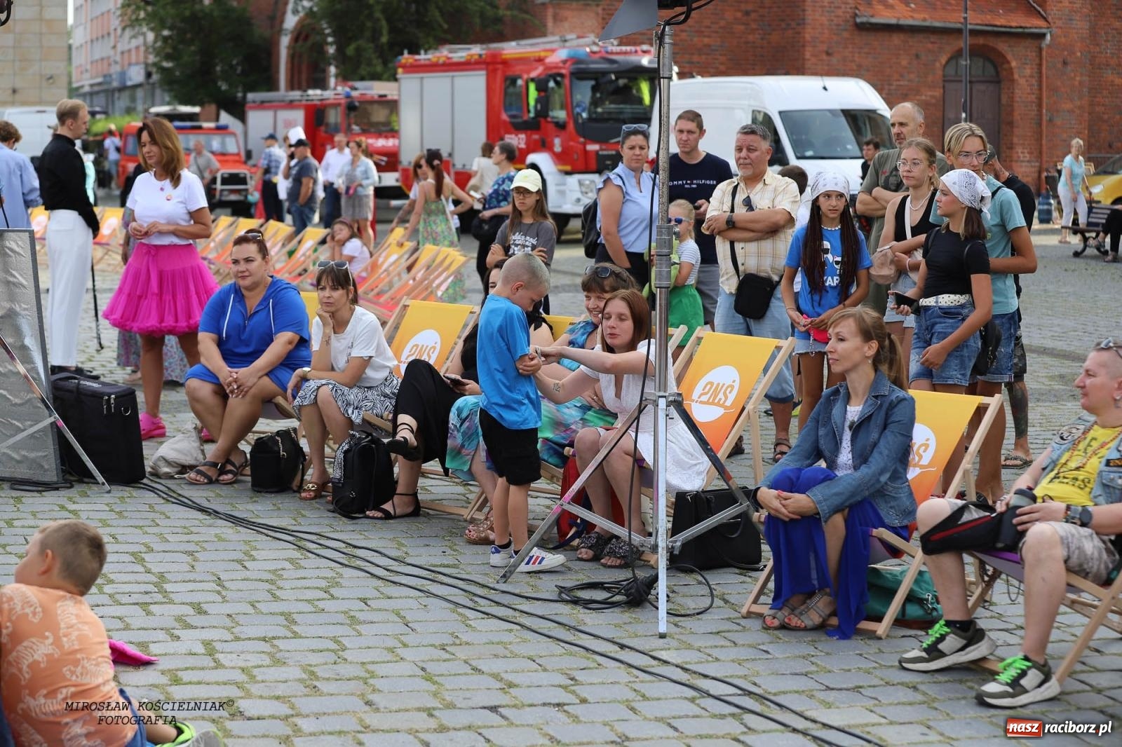 Zdjęcie w galerii na portalu naszraciborz.pl: Pytanie na Śniadanie TVP w Raciborzu. Na Rynku, na zamku, w grodzie i arboretum [FOTO] wiadomości z regionu