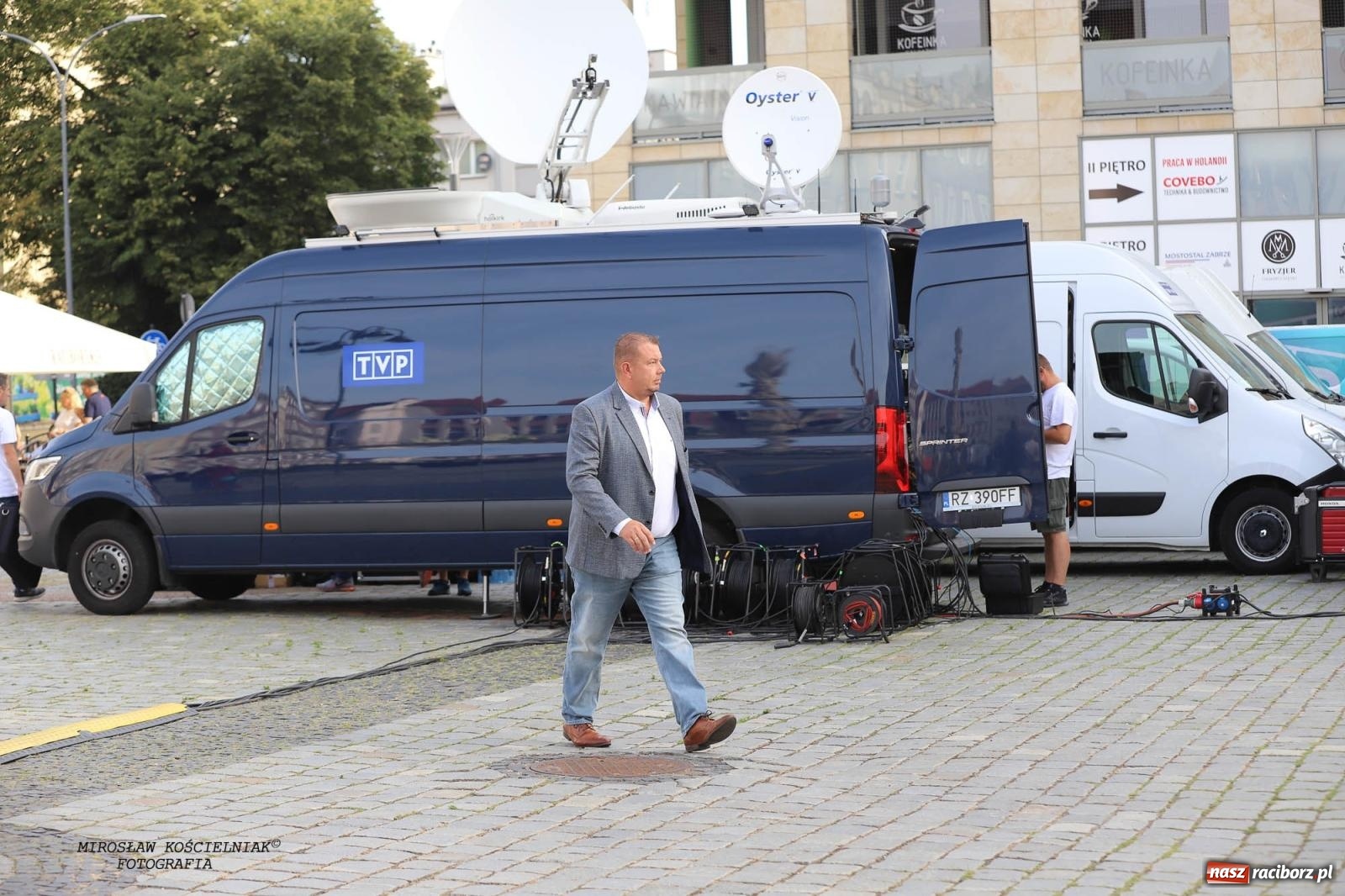 Zdjęcie w galerii na portalu naszraciborz.pl: Pytanie na Śniadanie TVP w Raciborzu. Na Rynku, na zamku, w grodzie i arboretum [FOTO] wiadomości z regionu