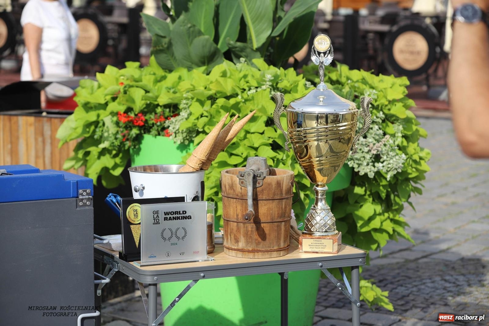 Zdjęcie w galerii na portalu naszraciborz.pl: Pytanie na Śniadanie TVP w Raciborzu. Na Rynku, na zamku, w grodzie i arboretum [FOTO] wiadomości z regionu