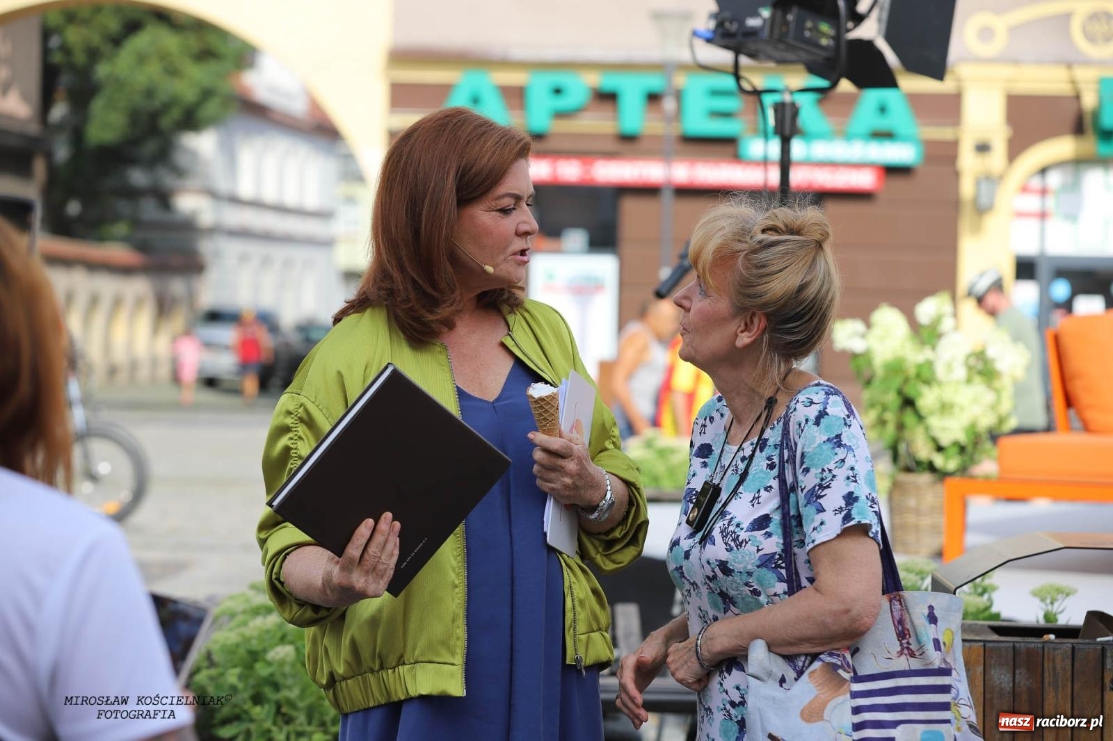 Zdjęcie w galerii na portalu naszraciborz.pl: Pytanie na Śniadanie TVP w Raciborzu. Na Rynku, na zamku, w grodzie i arboretum [FOTO] wiadomości z regionu