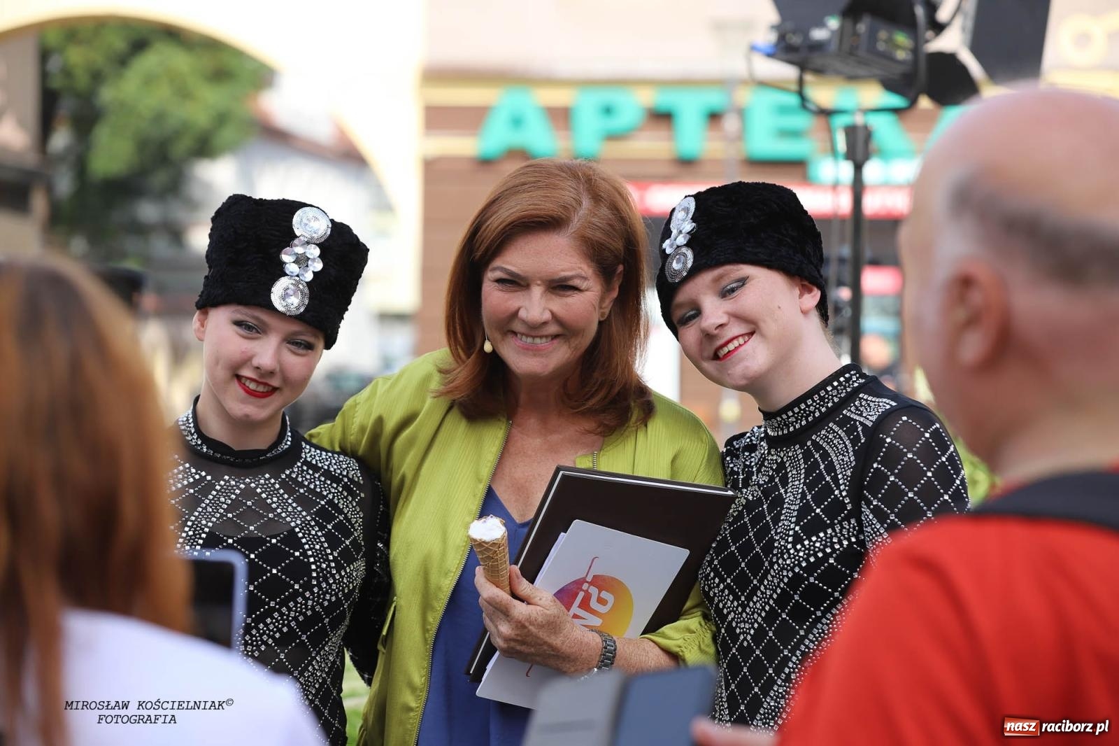 Zdjęcie w galerii na portalu naszraciborz.pl: Pytanie na Śniadanie TVP w Raciborzu. Na Rynku, na zamku, w grodzie i arboretum [FOTO] wiadomości z regionu