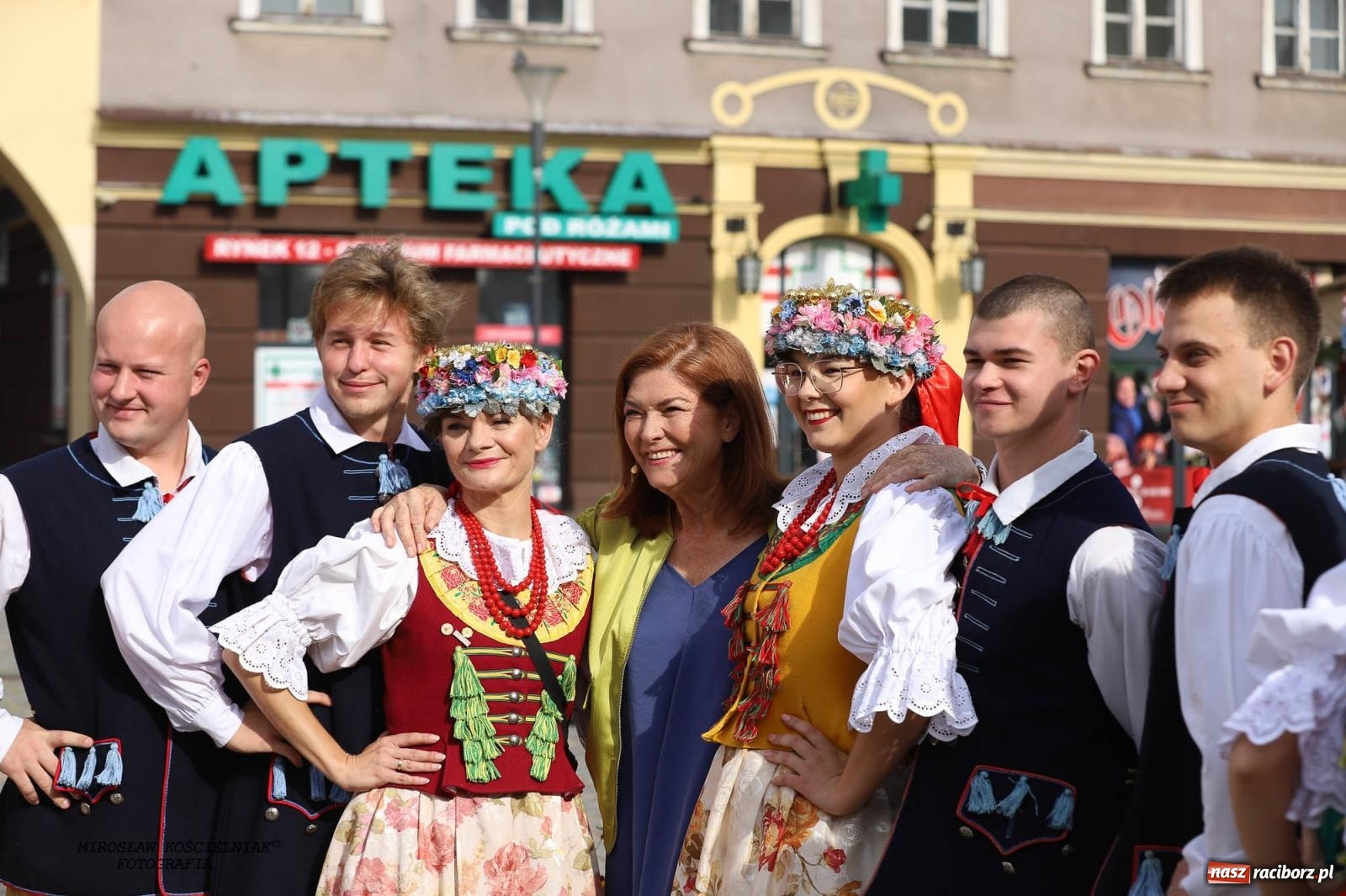 Zdjęcie w galerii na portalu naszraciborz.pl: Pytanie na Śniadanie TVP w Raciborzu. Na Rynku, na zamku, w grodzie i arboretum [FOTO] wiadomości z regionu