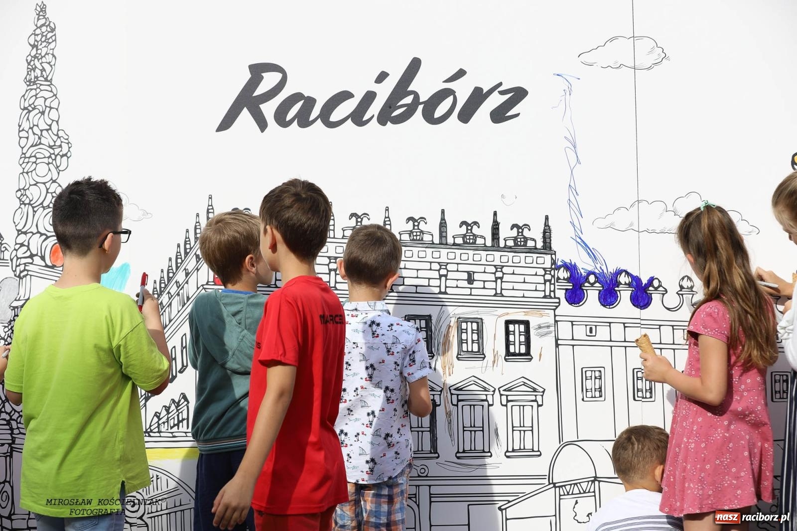 Zdjęcie w galerii na portalu naszraciborz.pl: Pytanie na Śniadanie TVP w Raciborzu. Na Rynku, na zamku, w grodzie i arboretum [FOTO] wiadomości z regionu