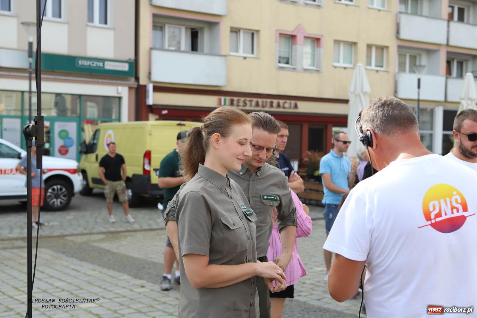 Zdjęcie w galerii na portalu naszraciborz.pl: Pytanie na Śniadanie TVP w Raciborzu. Na Rynku, na zamku, w grodzie i arboretum [FOTO] wiadomości z regionu