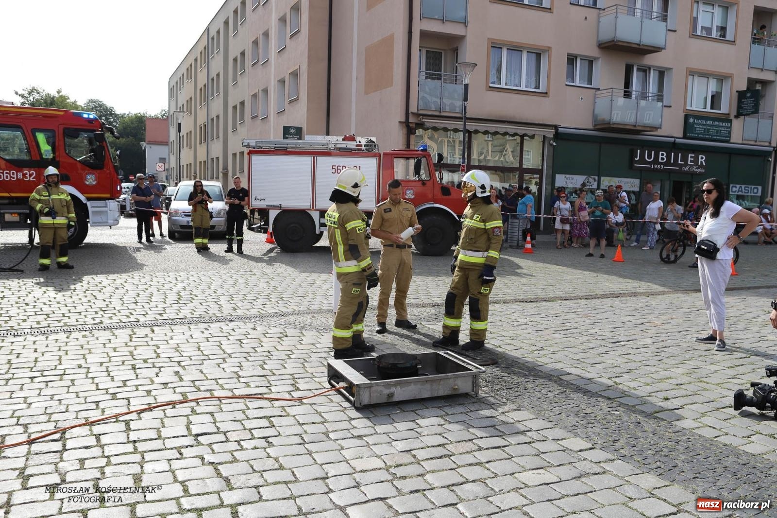 Zdjęcie w galerii na portalu naszraciborz.pl: Pytanie na Śniadanie TVP w Raciborzu. Na Rynku, na zamku, w grodzie i arboretum [FOTO] wiadomości z regionu