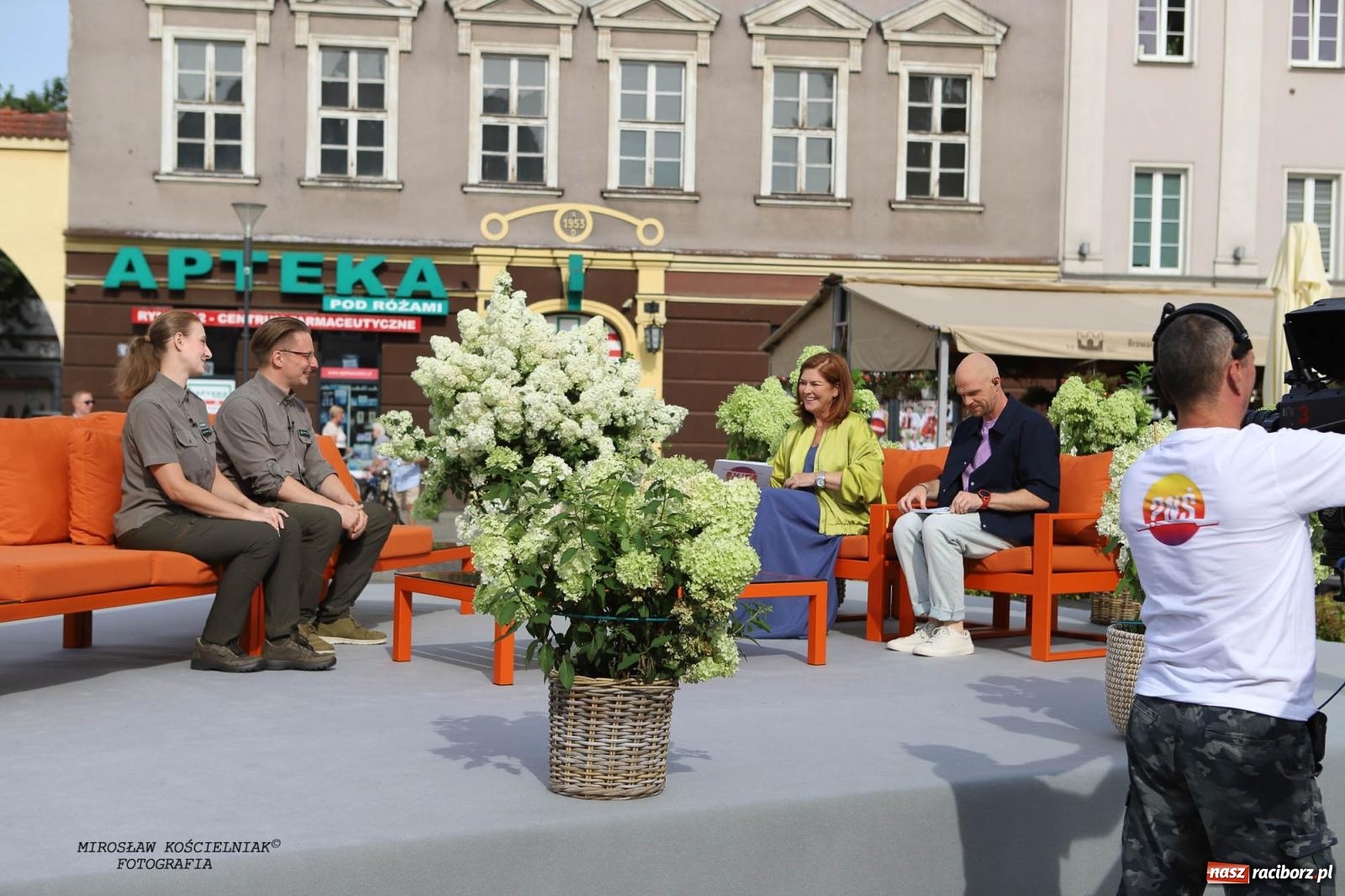 Zdjęcie w galerii na portalu naszraciborz.pl: Pytanie na Śniadanie TVP w Raciborzu. Na Rynku, na zamku, w grodzie i arboretum [FOTO] wiadomości z regionu