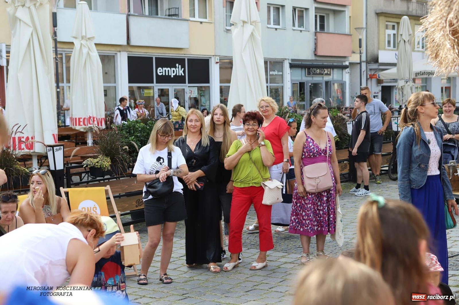 Zdjęcie w galerii na portalu naszraciborz.pl: Pytanie na Śniadanie TVP w Raciborzu. Na Rynku, na zamku, w grodzie i arboretum [FOTO] wiadomości z regionu