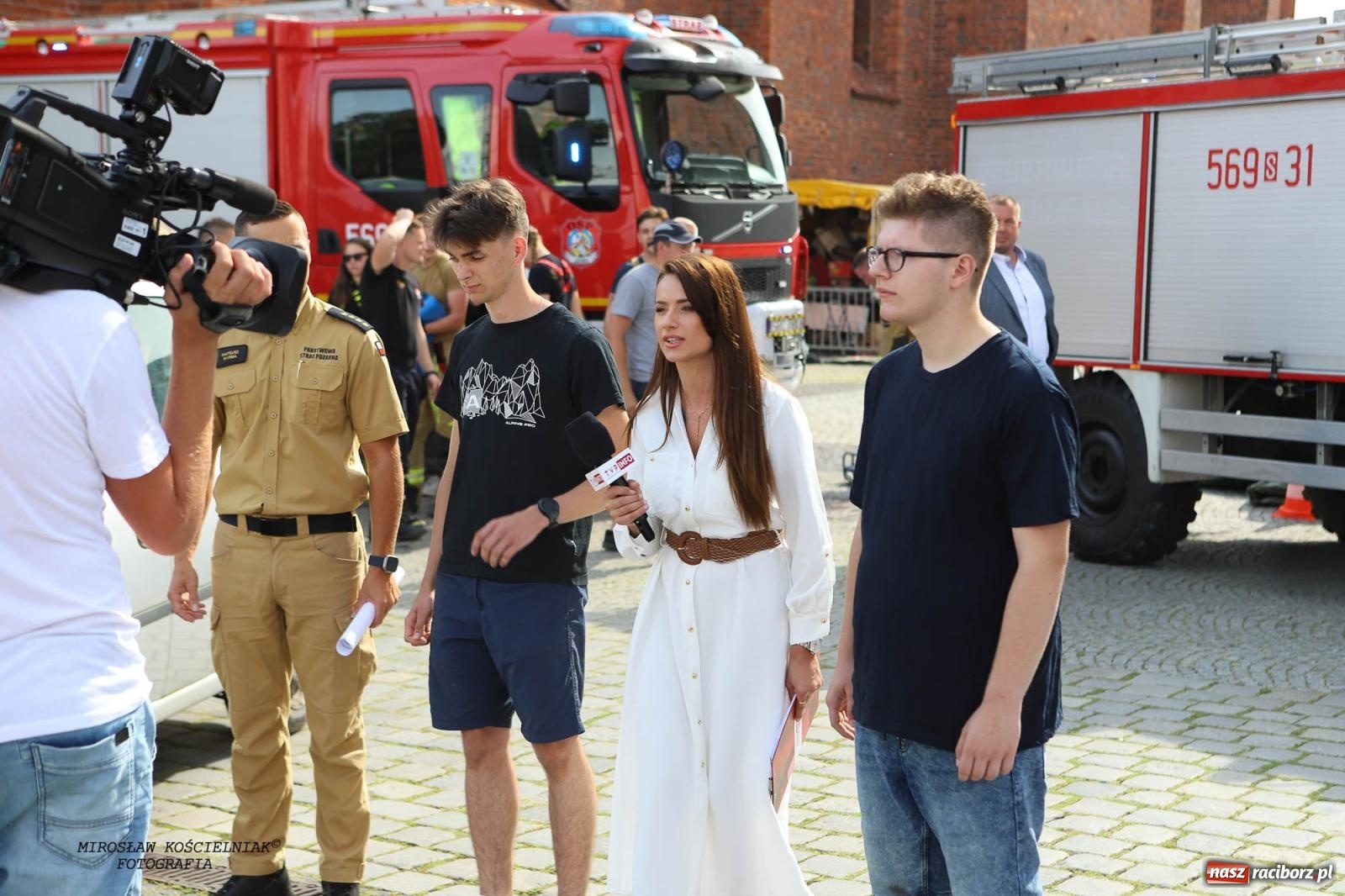 Zdjęcie w galerii na portalu naszraciborz.pl: Pytanie na Śniadanie TVP w Raciborzu. Na Rynku, na zamku, w grodzie i arboretum [FOTO] wiadomości z regionu