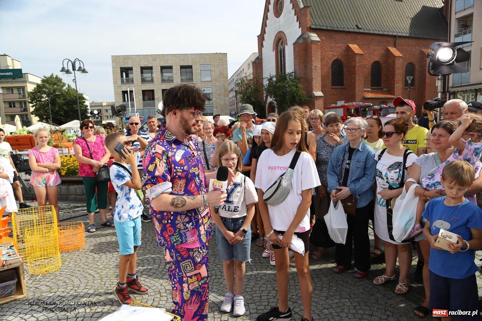 Zdjęcie w galerii na portalu naszraciborz.pl: Pytanie na Śniadanie TVP w Raciborzu. Na Rynku, na zamku, w grodzie i arboretum [FOTO] wiadomości z regionu