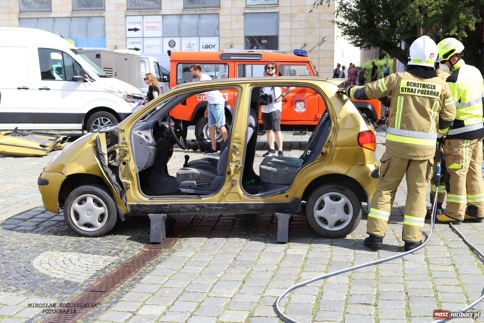 Zdjęcie w galerii na portalu naszraciborz.pl: Pytanie na Śniadanie TVP w Raciborzu. Na Rynku, na zamku, w grodzie i arboretum [FOTO] wiadomości z regionu