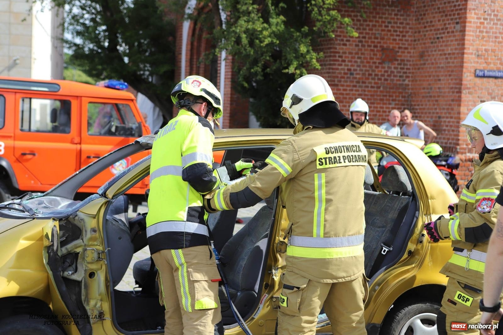 Zdjęcie w galerii na portalu naszraciborz.pl: Pytanie na Śniadanie TVP w Raciborzu. Na Rynku, na zamku, w grodzie i arboretum [FOTO] wiadomości z regionu