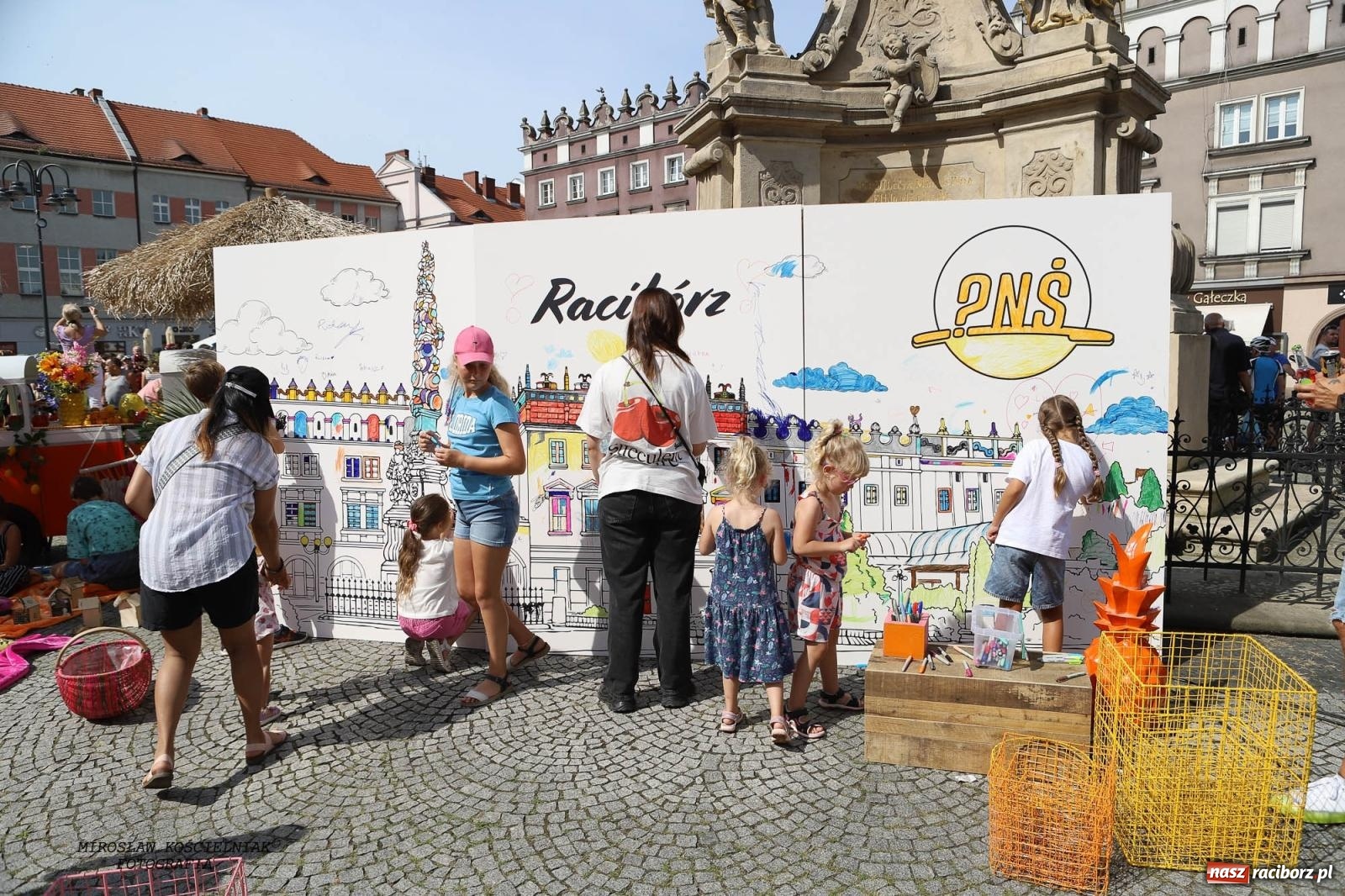 Zdjęcie w galerii na portalu naszraciborz.pl: Pytanie na Śniadanie TVP w Raciborzu. Na Rynku, na zamku, w grodzie i arboretum [FOTO] wiadomości z regionu