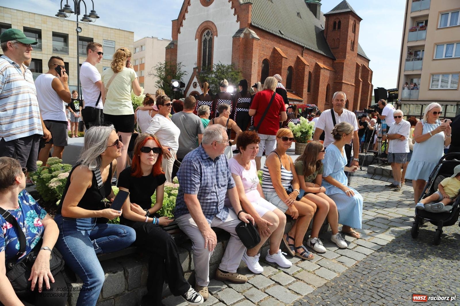 Zdjęcie w galerii na portalu naszraciborz.pl: Pytanie na Śniadanie TVP w Raciborzu. Na Rynku, na zamku, w grodzie i arboretum [FOTO] wiadomości z regionu