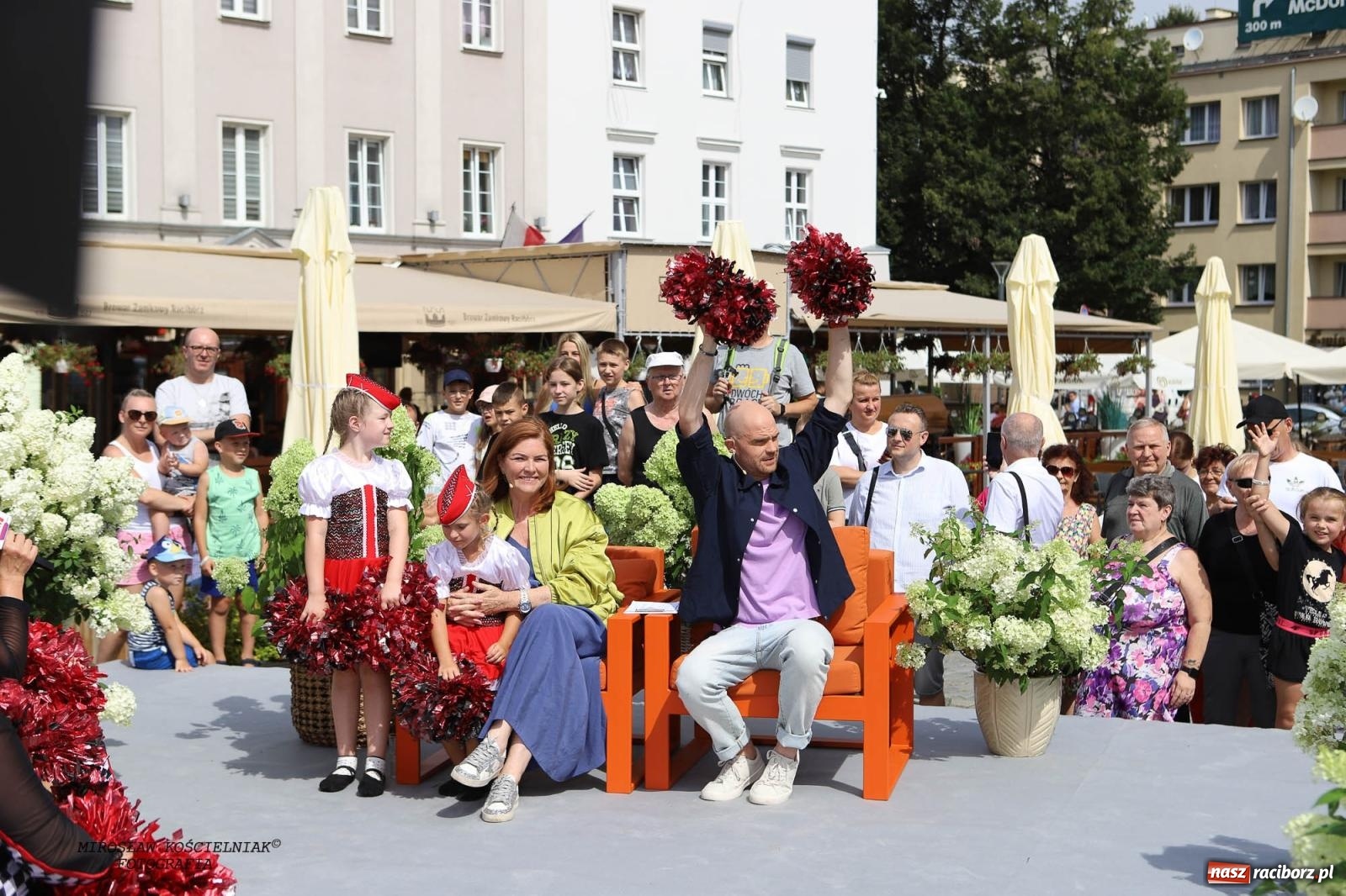 Zdjęcie w galerii na portalu naszraciborz.pl: Pytanie na Śniadanie TVP w Raciborzu. Na Rynku, na zamku, w grodzie i arboretum [FOTO] wiadomości z regionu