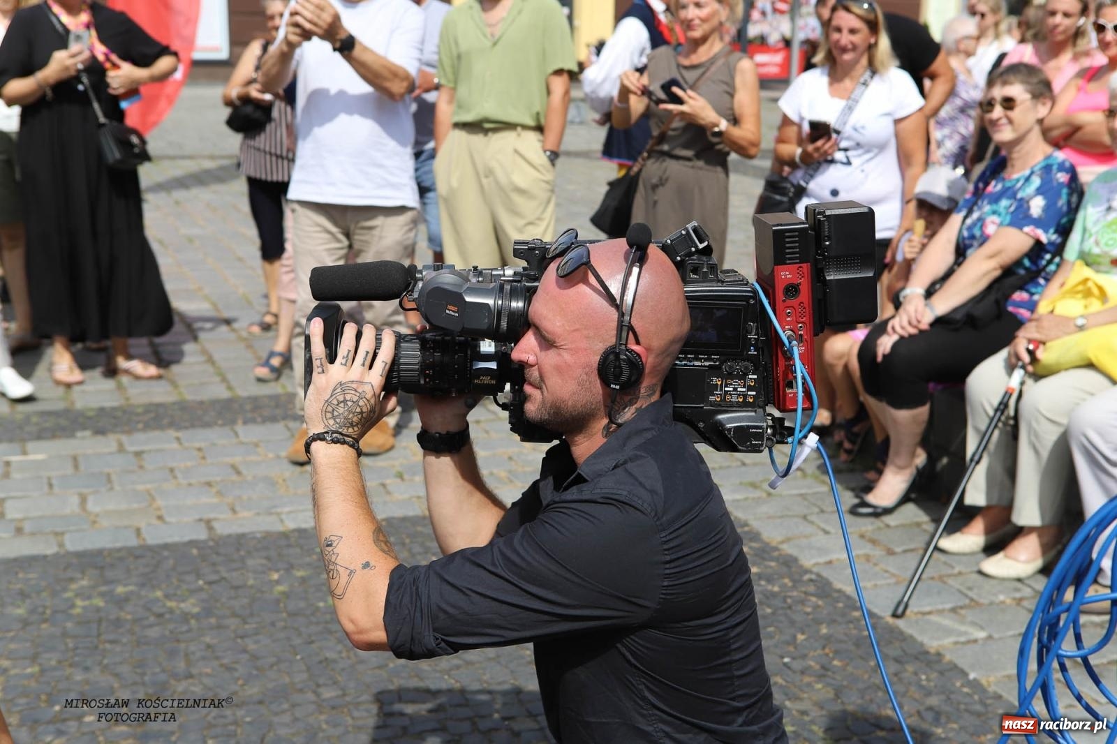 Zdjęcie w galerii na portalu naszraciborz.pl: Pytanie na Śniadanie TVP w Raciborzu. Na Rynku, na zamku, w grodzie i arboretum [FOTO] wiadomości z regionu