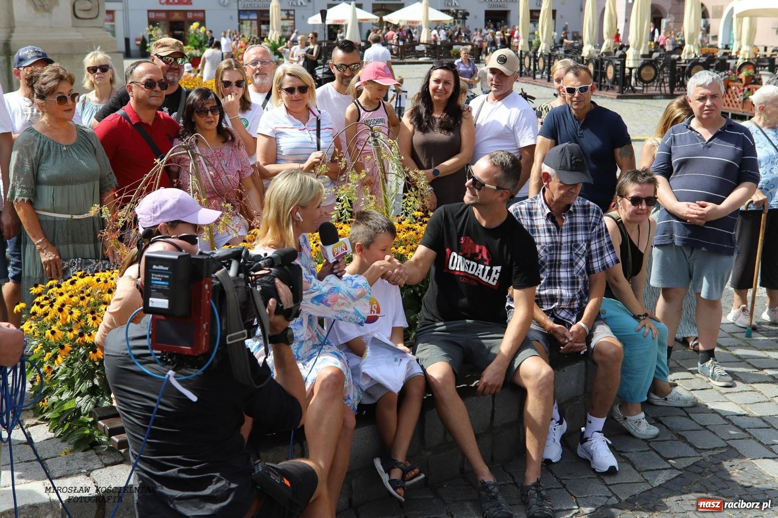 Zdjęcie w galerii na portalu naszraciborz.pl: Pytanie na Śniadanie TVP w Raciborzu. Na Rynku, na zamku, w grodzie i arboretum [FOTO] wiadomości z regionu