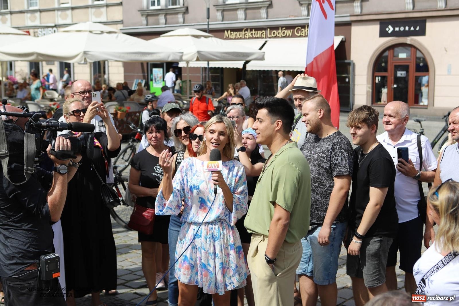 Zdjęcie w galerii na portalu naszraciborz.pl: Pytanie na Śniadanie TVP w Raciborzu. Na Rynku, na zamku, w grodzie i arboretum [FOTO] wiadomości z regionu