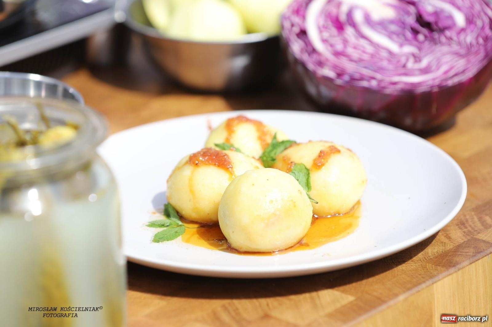 Zdjęcie w galerii na portalu naszraciborz.pl: Pytanie na Śniadanie TVP w Raciborzu. Na Rynku, na zamku, w grodzie i arboretum [FOTO] wiadomości z regionu
