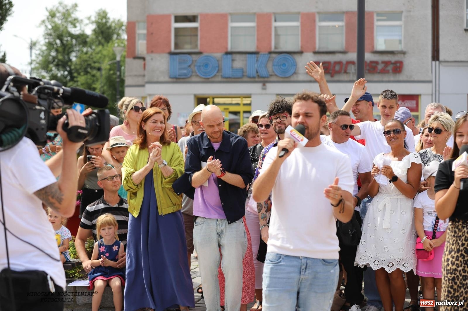 Zdjęcie w galerii na portalu naszraciborz.pl: Pytanie na Śniadanie TVP w Raciborzu. Na Rynku, na zamku, w grodzie i arboretum [FOTO] wiadomości z regionu