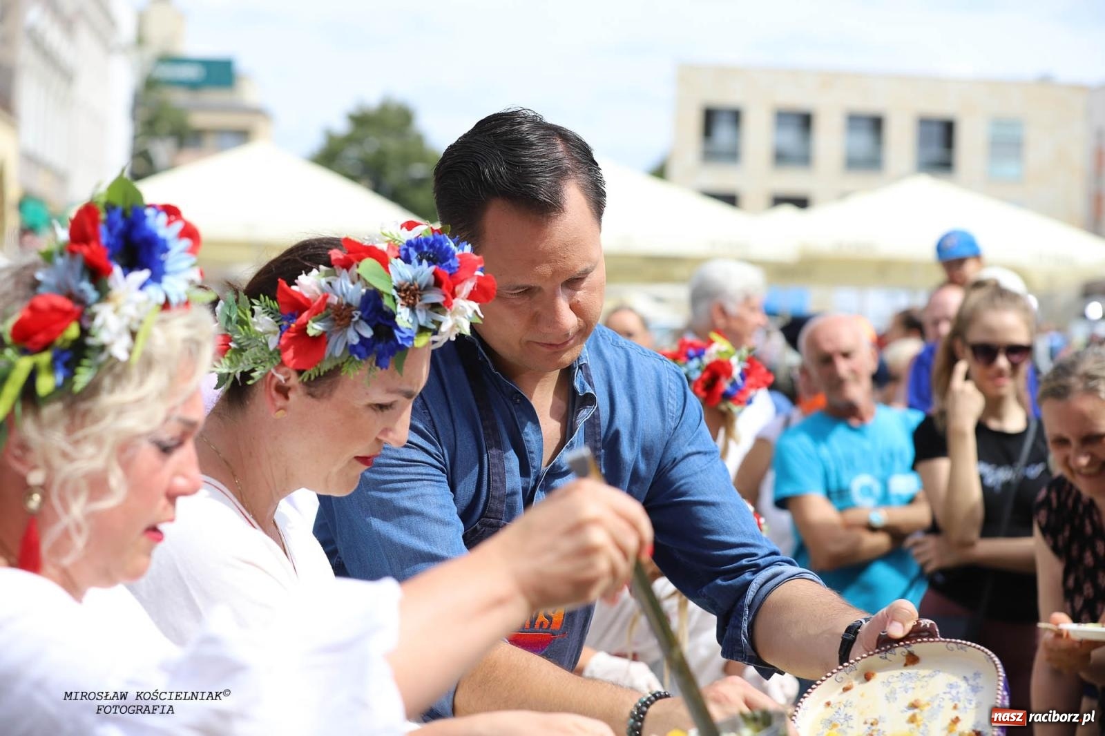 Zdjęcie w galerii na portalu naszraciborz.pl: Pytanie na Śniadanie TVP w Raciborzu. Na Rynku, na zamku, w grodzie i arboretum [FOTO] wiadomości z regionu