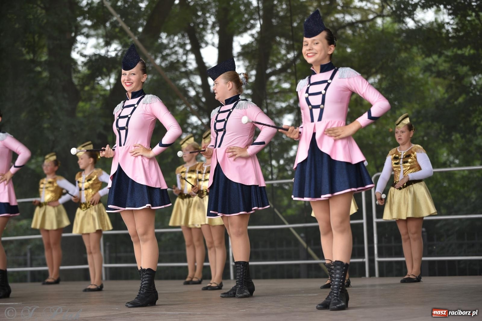 Zdjęcie w galerii na portalu naszraciborz.pl: Pytanie na Śniadanie TVP w Raciborzu. Na Rynku, na zamku, w grodzie i arboretum [FOTO] wiadomości z regionu