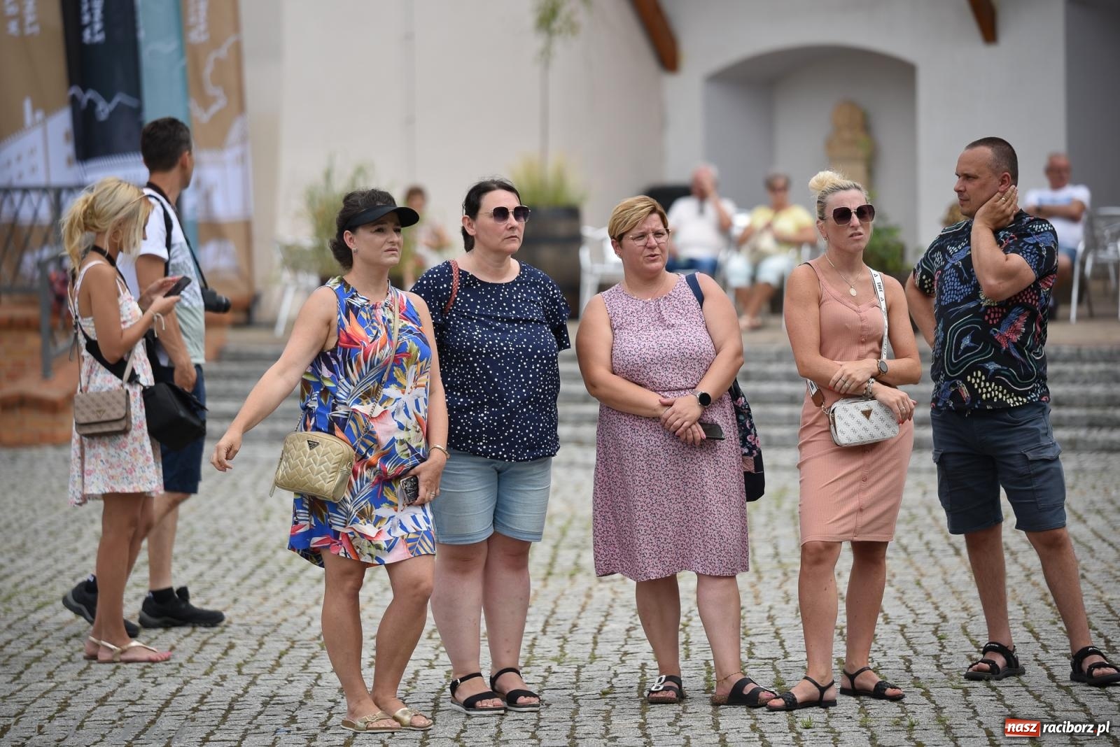 Zdjęcie w galerii na portalu naszraciborz.pl: Pytanie na Śniadanie TVP w Raciborzu. Na Rynku, na zamku, w grodzie i arboretum [FOTO] wiadomości z regionu