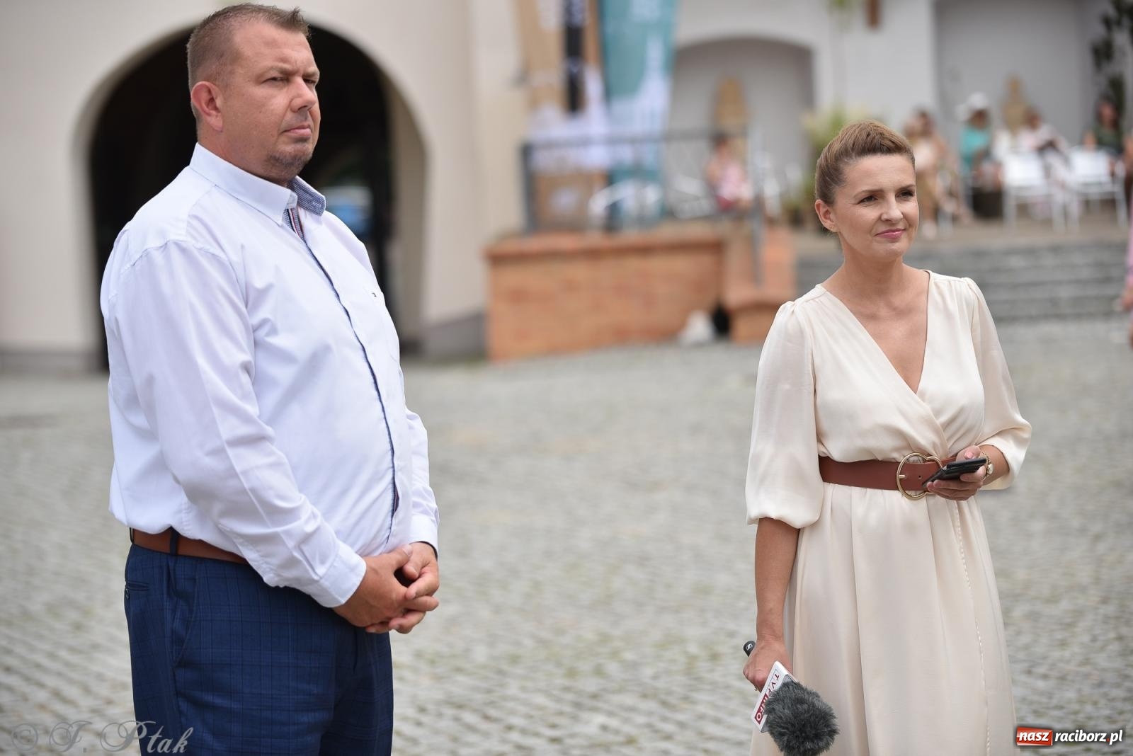 Zdjęcie w galerii na portalu naszraciborz.pl: Pytanie na Śniadanie TVP w Raciborzu. Na Rynku, na zamku, w grodzie i arboretum [FOTO] wiadomości z regionu