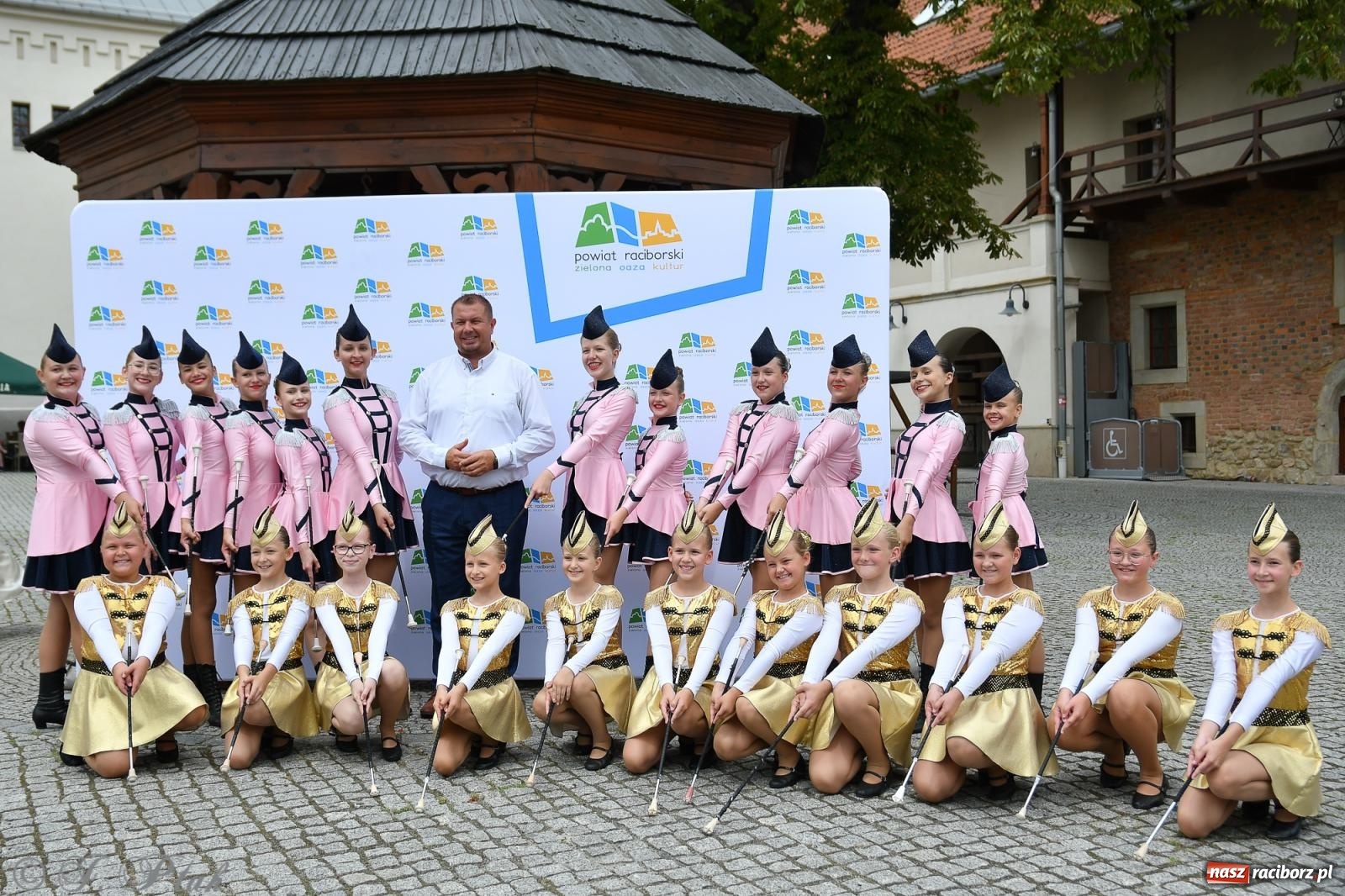 Zdjęcie w galerii na portalu naszraciborz.pl: Pytanie na Śniadanie TVP w Raciborzu. Na Rynku, na zamku, w grodzie i arboretum [FOTO] wiadomości z regionu