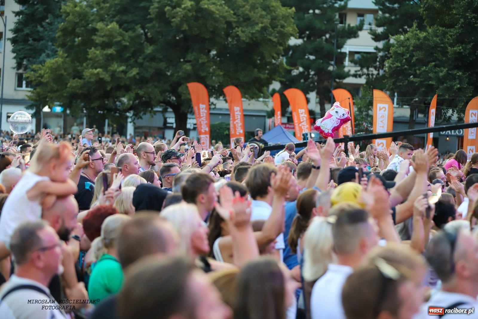 Zdjęcie w galerii na portalu naszraciborz.pl: Tysiące widzów na koncercie TVP i Polskiego Radia [FOTO] wiadomości z regionu