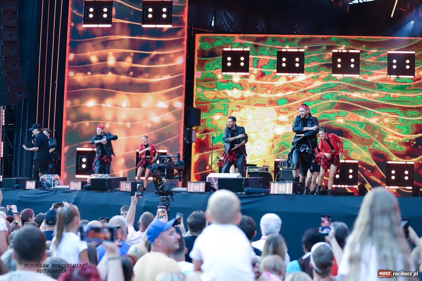 Zdjęcie w galerii na portalu naszraciborz.pl: Tysiące widzów na koncercie TVP i Polskiego Radia [FOTO] wiadomości z regionu
