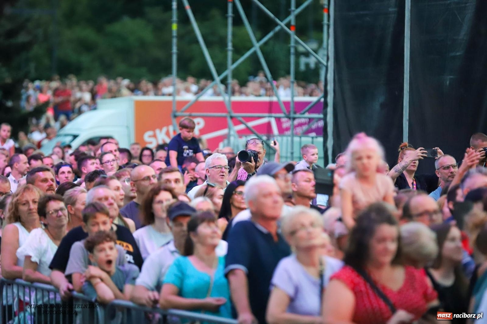 Zdjęcie w galerii na portalu naszraciborz.pl: Tysiące widzów na koncercie TVP i Polskiego Radia [FOTO] wiadomości z regionu