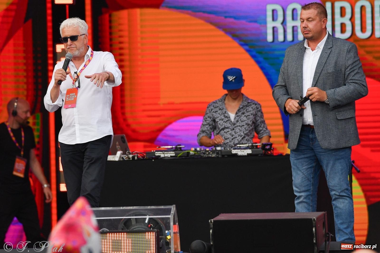 Zdjęcie w galerii na portalu naszraciborz.pl: Wielkie show Telewizji Polskiej w Raciborzu. Te gwiazdy rozgrzały publiczność wiadomości z regionu