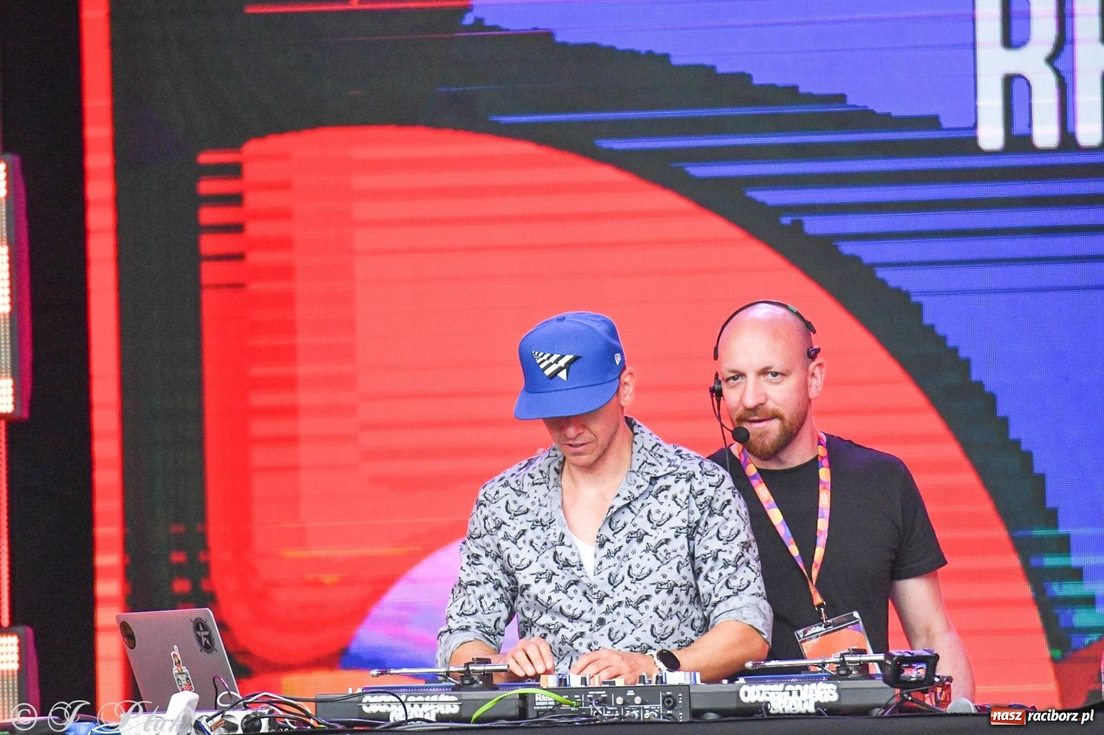 Zdjęcie w galerii na portalu naszraciborz.pl: Wielkie show Telewizji Polskiej w Raciborzu. Te gwiazdy rozgrzały publiczność wiadomości z regionu