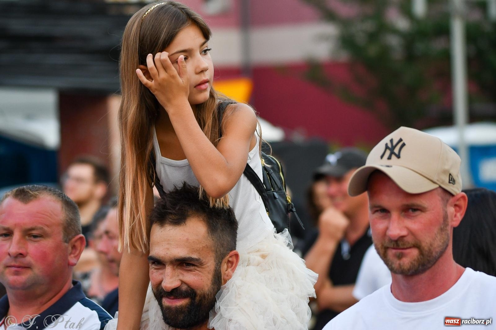 Zdjęcie w galerii na portalu naszraciborz.pl: Wielkie show Telewizji Polskiej w Raciborzu. Te gwiazdy rozgrzały publiczność wiadomości z regionu