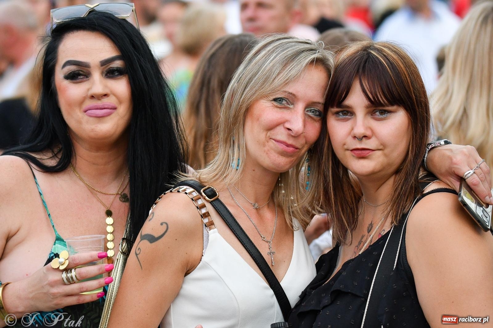 Zdjęcie w galerii na portalu naszraciborz.pl: Wielkie show Telewizji Polskiej w Raciborzu. Te gwiazdy rozgrzały publiczność wiadomości z regionu