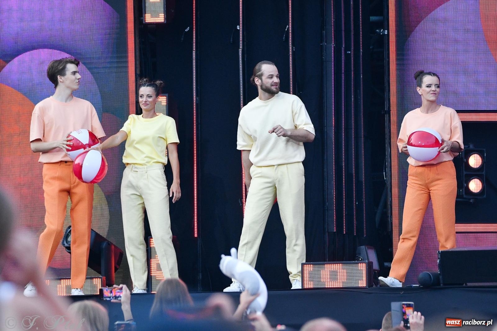 Zdjęcie w galerii na portalu naszraciborz.pl: Wielkie show Telewizji Polskiej w Raciborzu. Te gwiazdy rozgrzały publiczność wiadomości z regionu