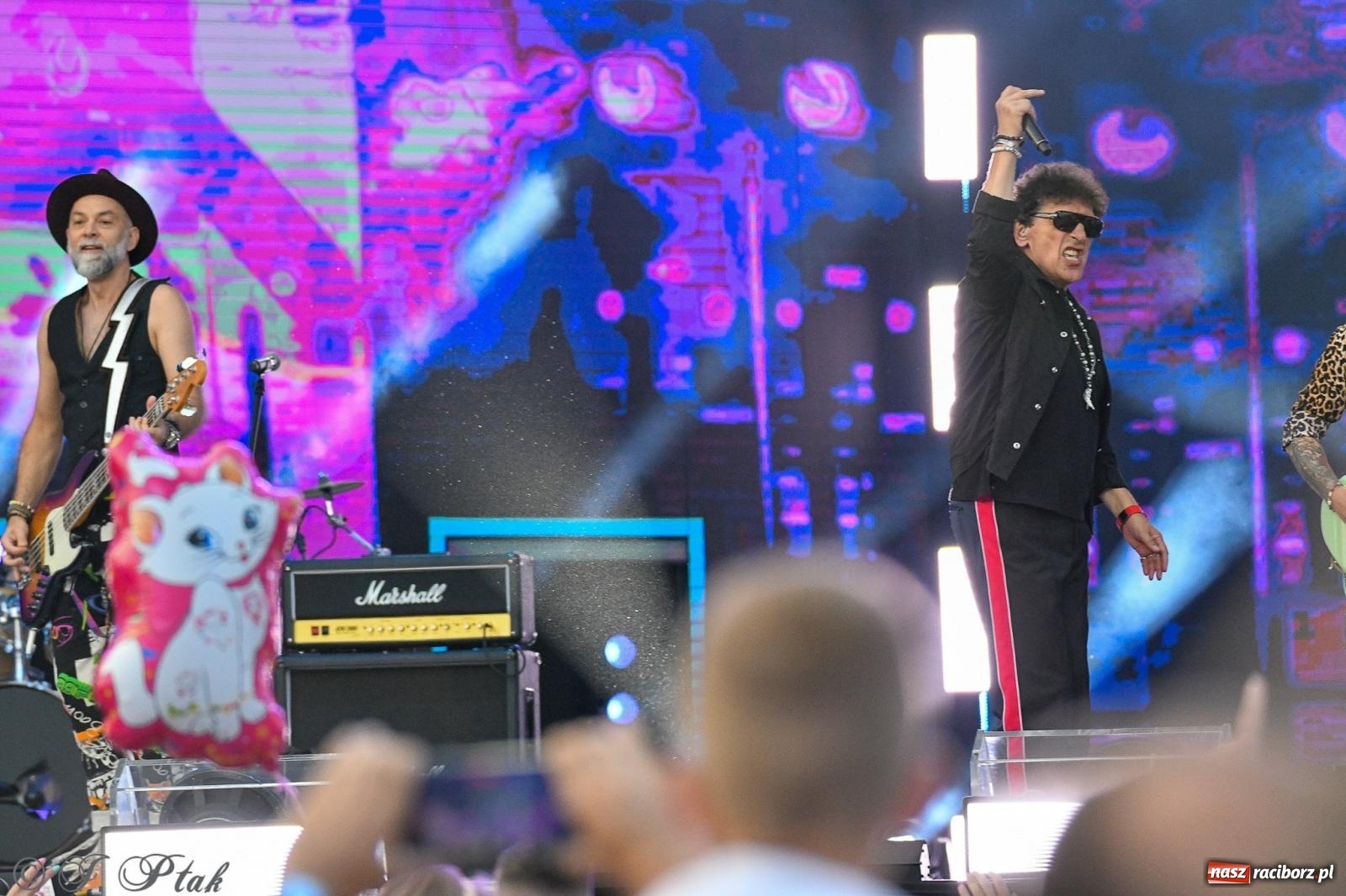 Zdjęcie w galerii na portalu naszraciborz.pl: Wielkie show Telewizji Polskiej w Raciborzu. Te gwiazdy rozgrzały publiczność wiadomości z regionu